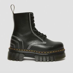 NIB- Dr Martens Audrick 8-Eye Quilted Boot. Women’s size 9